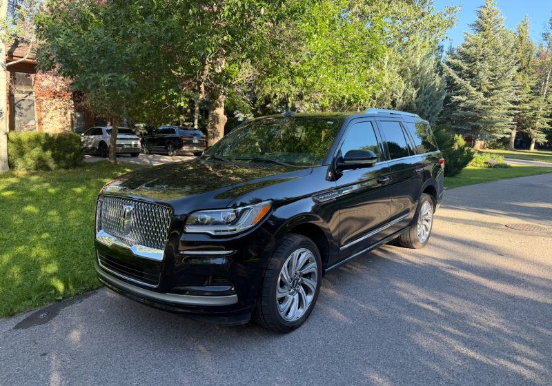 2024 Lincoln Navigator Reserve — luxury car rental in Aspen